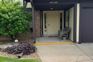 307 Carol Ct, Pontiac, IL 61764 - Photo 1