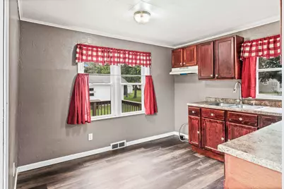 209 S Division Street, Stanford, IL 61774 - Photo 14