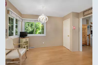 534 E Foster Avenue, Roselle, IL 60172 - Photo 18