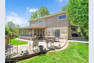 534 E Foster Avenue, Roselle, IL 60172 - Photo 4