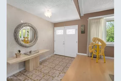 534 E Foster Avenue, Roselle, IL 60172 - Photo 8
