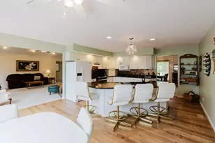 15136 Eastland Rd, Marion, IL 62959 - Photo 10