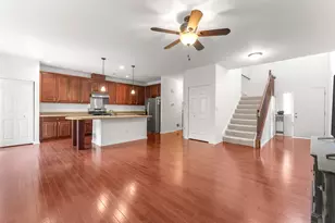 2715 Blakely Ln, Naperville, IL 60540 - Photo 4