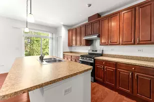 2715 Blakely Ln, Naperville, IL 60540 - Photo 6