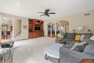 2907 Fawn Trail Ct, Prairie Grove, IL 60012 - Photo 10