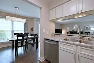 1475 Garnet Cir, Hoffman Estates, IL 60192 - Photo 14