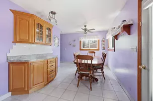 329 E Myrick Ave, Addison, IL 60101 - Photo 8