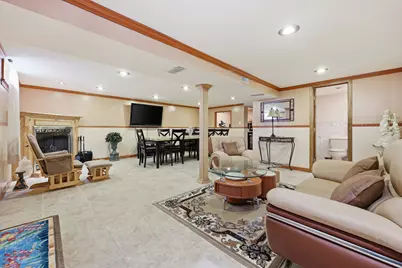 329 E Myrick Avenue, Addison, IL 60101 - Photo 18