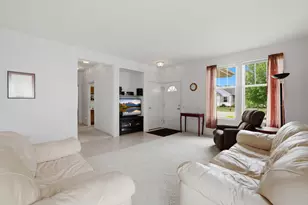 12992 Applewood Dr, Huntley, IL 60142 - Photo 4