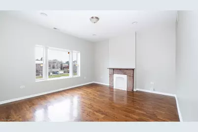 4326 S Calumet Avenue, Chicago, IL 60653 - Photo 2