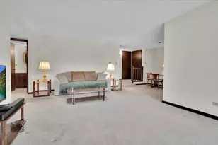2213 Wharf Dr, Woodridge, IL 60517 - Photo 6