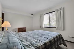 2213 Wharf Dr, Woodridge, IL 60517 - Photo 14