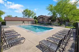 2213 Wharf Dr, Woodridge, IL 60517 - Photo 24