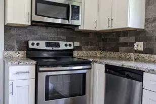 508 Bristol Ln, Schaumburg, IL 60194 - Photo 6
