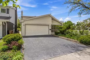 4939 Farwell Ave, Skokie, IL 60077 - Photo 1