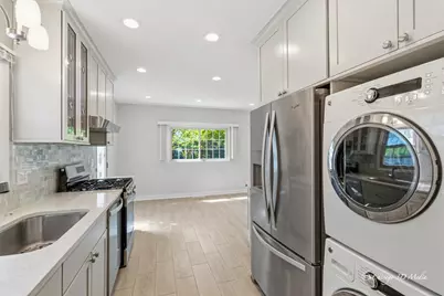 4939 Farwell Avenue, Skokie, IL 60077 - Photo 10