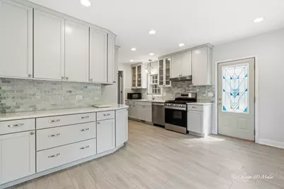 4939 Farwell Avenue, Skokie, IL 60077 - Photo 8