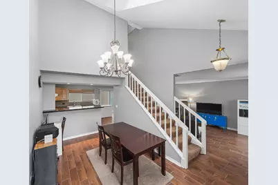 445 Le Parc Circle, Buffalo Grove, IL 60089 - Photo 2