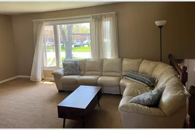 260 Brentwood Drive, Des Plaines, IL 60016 - Photo 8