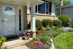 260 Brentwood Dr, Des Plaines, IL 60016 - Photo 16