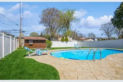 260 Brentwood Drive, Des Plaines, IL 60016 - Photo 4