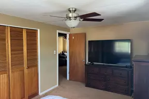 260 Brentwood Dr, Des Plaines, IL 60016 - Photo 12
