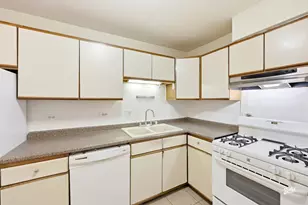 1000 Bayside Dr, Palatine, IL 60074 - Photo 6
