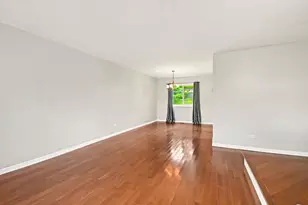7 Oriole Ct, Woodridge, IL 60517 - Photo 6
