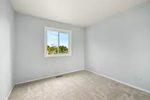 7 Oriole Ct, Woodridge, IL 60517 - Photo 12