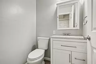 7 Oriole Ct, Woodridge, IL 60517 - Photo 8