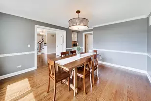 1212 W Clarendon Rd, Arlington Heights, IL 60004 - Photo 8