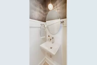 1212 W Clarendon Road, Arlington Heights, IL 60004 - Photo 20