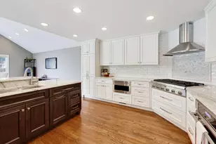 1212 W Clarendon Rd, Arlington Heights, IL 60004 - Photo 14