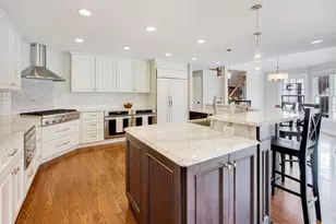 1212 W Clarendon Rd, Arlington Heights, IL 60004 - Photo 12