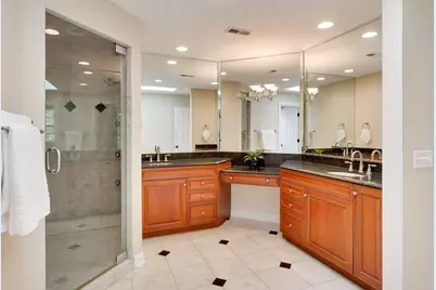 1212 W Clarendon Road, Arlington Heights, IL 60004 - Photo 26