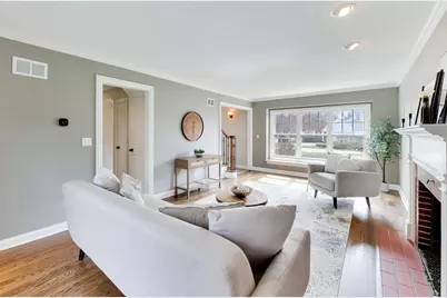 1212 W Clarendon Road, Arlington Heights, IL 60004 - Photo 6