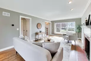 1212 W Clarendon Rd, Arlington Heights, IL 60004 - Photo 6