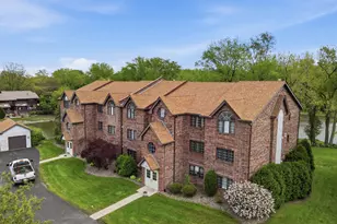 8721 Waterfront Dr, Palos Hills, IL 60465 - Photo 2