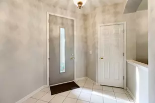 1251 Townes Cir, Aurora, IL 60502 - Photo 8