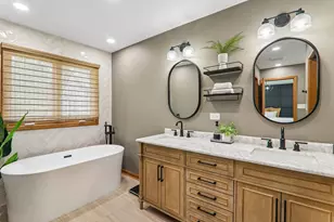 2212 Crystal Way, Crystal Lake, IL 60012 - Photo 20