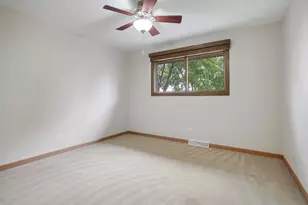 16W658 Therese Ct, Willowbrook, IL 60527 - Photo 20