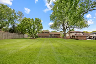 16W658 Therese Court, Willowbrook, IL 60527 - Photo 26
