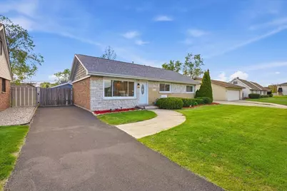 8718 Cranbrook Lane, Bridgeview, IL 60455 - Photo 2