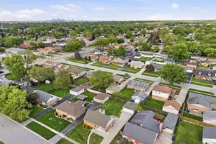 8718 Cranbrook Ln, Bridgeview, IL 60455 - Photo 24