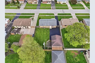8718 Cranbrook Lane, Bridgeview, IL 60455 - Photo 20