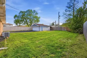8718 Cranbrook Ln, Bridgeview, IL 60455 - Photo 16