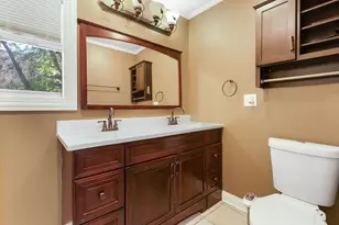 1751 W Chase Ave, Chicago, IL 60626 - Photo 12
