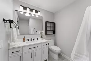 2500 N Lakeview Ave, Chicago, IL 60614 - Photo 10