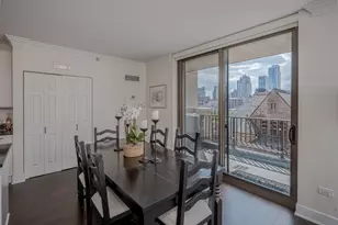 635 N Dearborn St, Chicago, IL 60654 - Photo 16