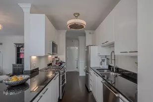 635 N Dearborn St, Chicago, IL 60654 - Photo 10